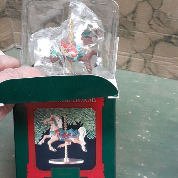 Hallmark -1989 carousel horses and display stand,Complete set of 4 - Picture 3 of 12